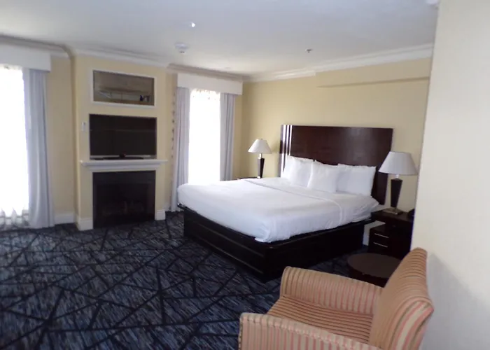 Niagara Crossing Hotel&Spa