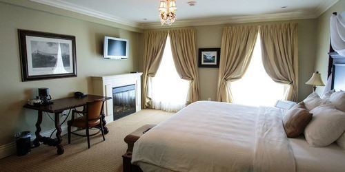 Hotel Niagara Crossing And 4*
