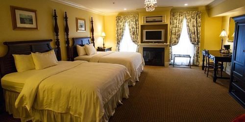 Niagara Crossing And Hotel